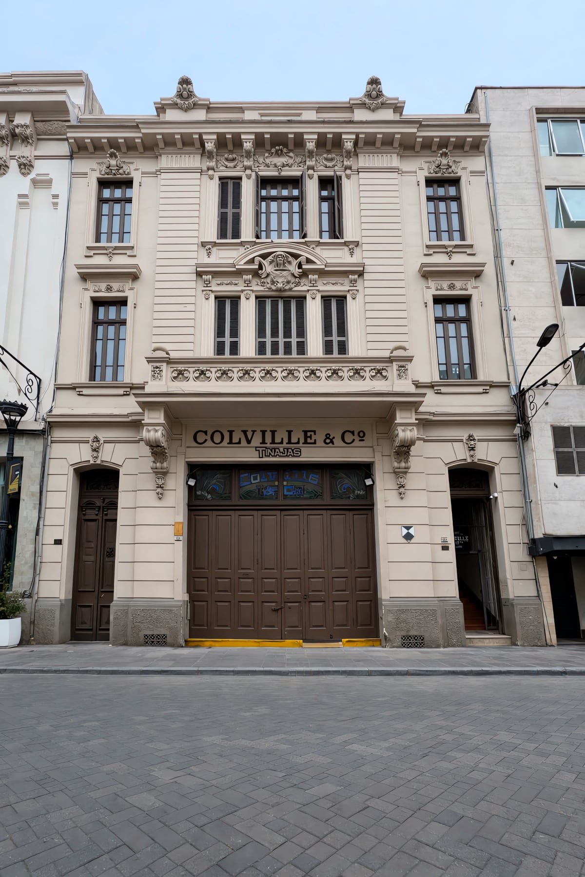 El nuevo local de Tinajas se ubica en la Casa Colville, inmueble histórico restaurado para operación gastronómica. Foto: Tinajas Chicken & Grill.