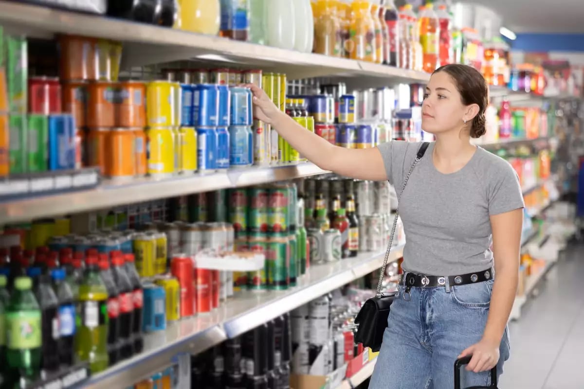 La industria alcanzó su máximo histórico de producción con 3,800 millones de litros, en parte impulsada por las altas temperaturas del año, asociadas al Fenómeno de El Niño. (Foto: Stock)
