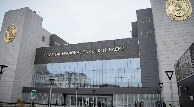 Hay pacientes que deben esperar hasta por dos años una cita médica, en el hospital de Policía. Foto: Difusión.