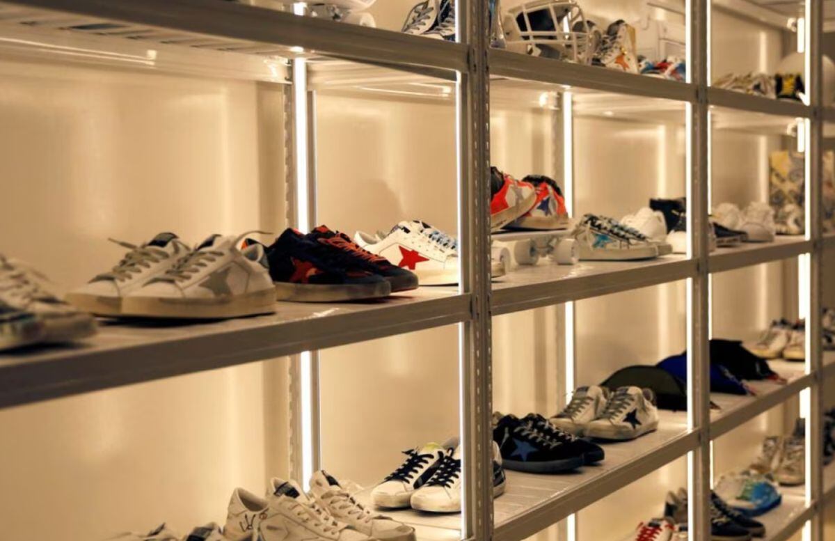 El grupo Golden Goose cerró 2023 con 587 millones de euros de ingresos, con un margen Ebitda ajustado del 25.4%.