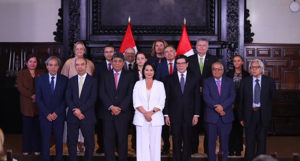 Gobierno presenta a 7 comisionados para reformas en 4 temas: ¿qué plazos hay para propuestas?