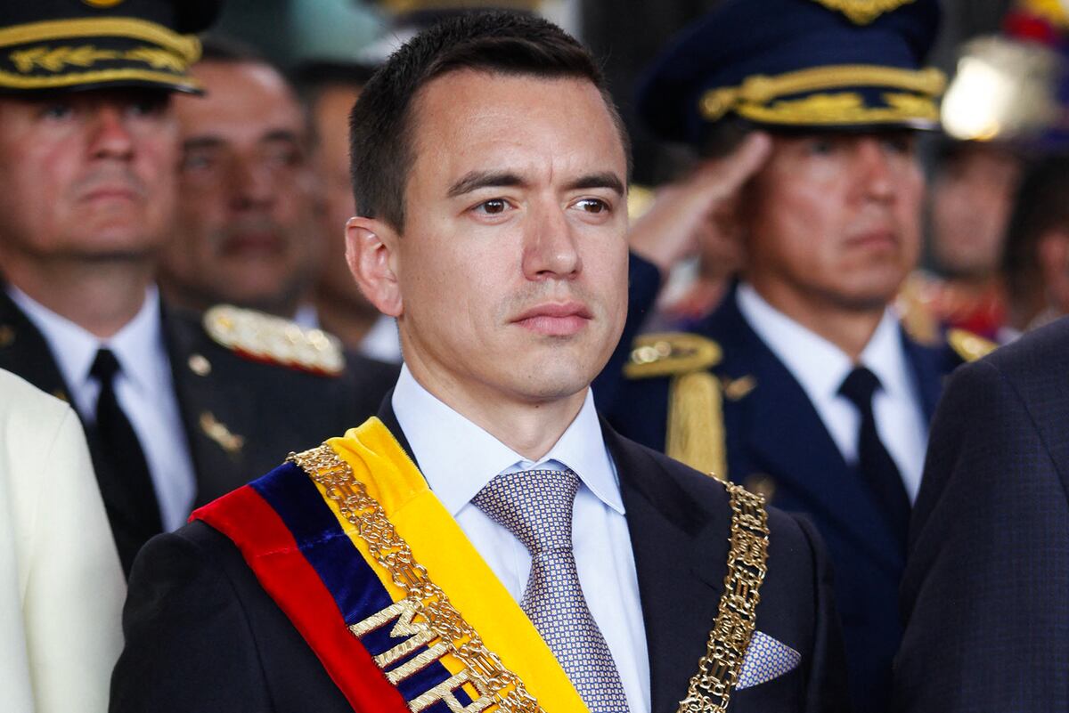 El Presidente de Ecuador, Daniel Noboa, abandona la Asamblea Nacional después de haber sido investido, el 23 de noviembre de 2023. (Foto de Galo PAGUAY / AFP).