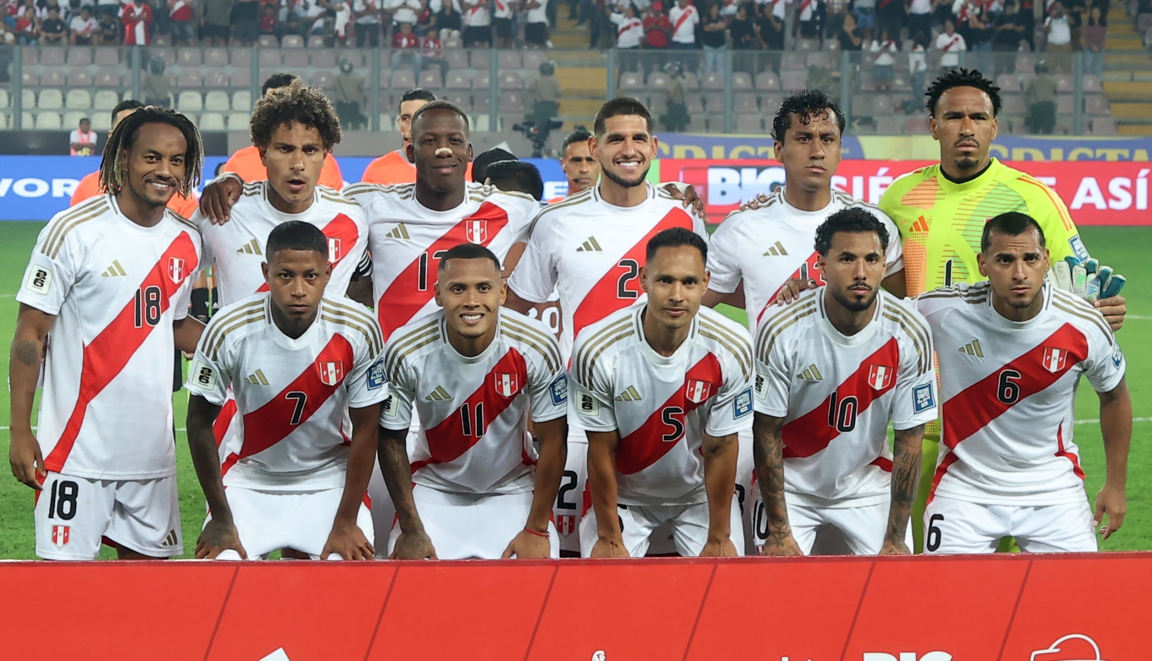 La Selección Peruana viene de vencer 3-1 a Bolivia en el Estadio Nacional y buscará los tres puntos frente a Venezuela para soñar con el repechaje. (Foto: AFP)