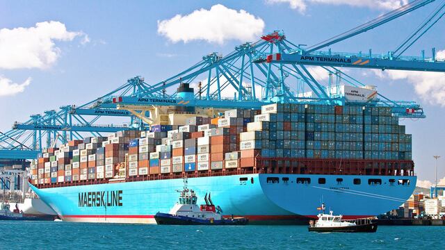 Maersk suspende sus salidas al Mar Rojo tras ataque hutí a un portacontenedores