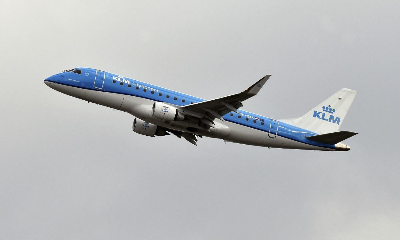 Avión de KLM emprende vuelo. Imagen captada en 2017 en el aeropuerto Toulouse-Blagnac airport de Francia. (Foto: Pascal Pavani / AFP)