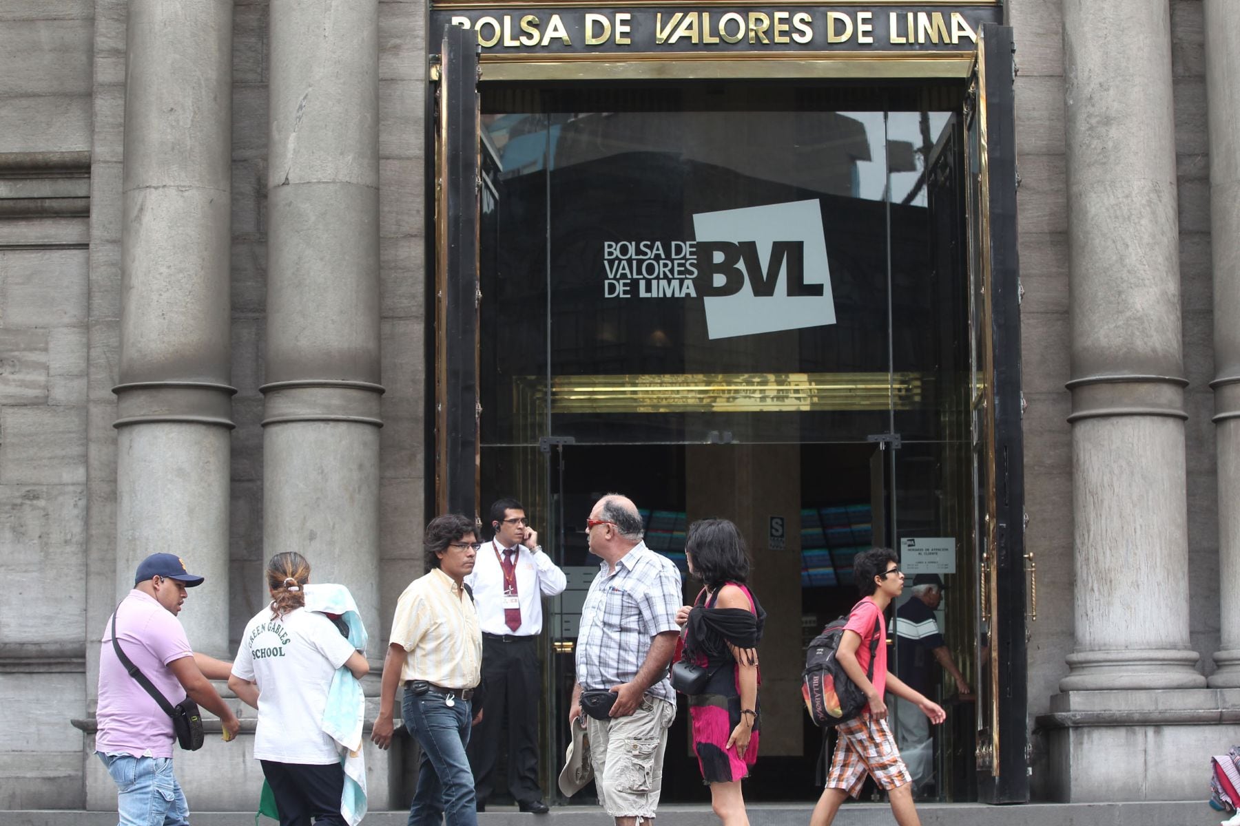 "Así, mientras la renta fija global ha registrado una rentabilidad cercana al 10% en dólares desde comienzos del año pasado, la deuda soberana de los mercados emergentes se ha valorizado cerca de un 17%." (Foto: Andina).