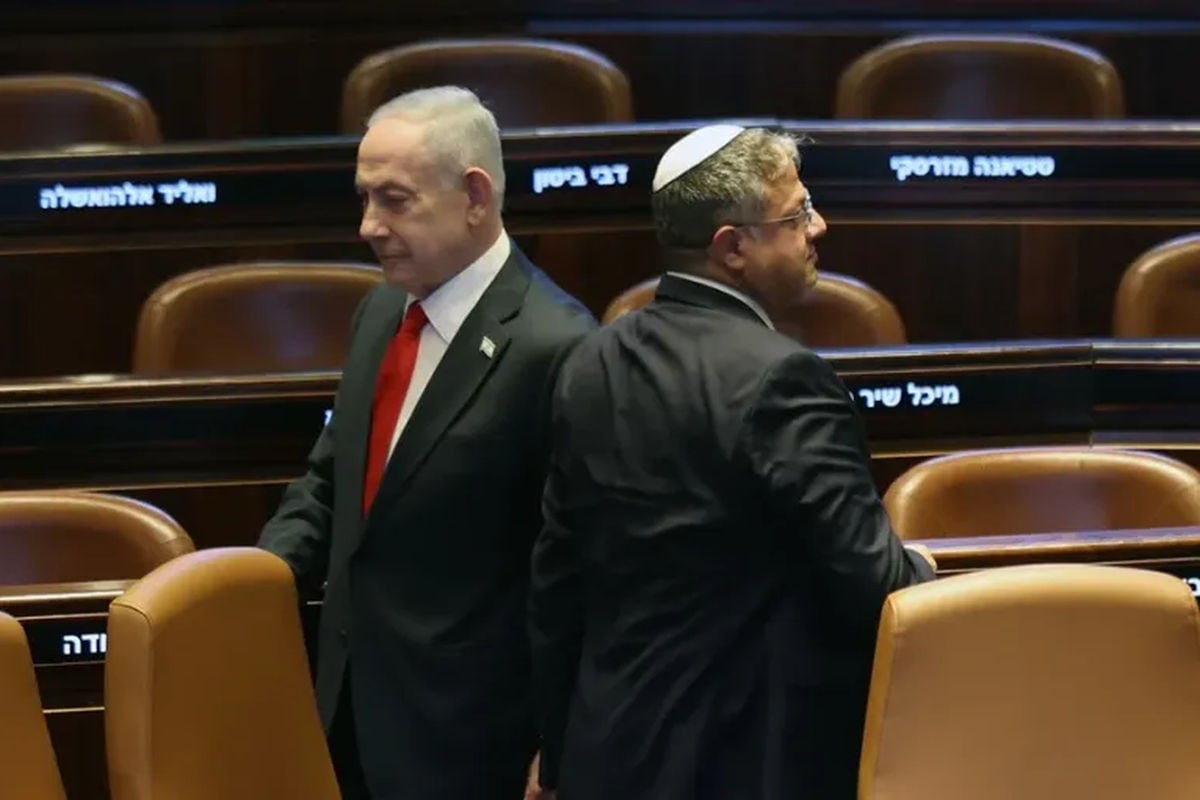 El primer ministro israelí, Benjamin Netanyahu (derecha), y el ministro de Seguridad Nacional, Itamar Ben-Gvir. Foto: EFE/EPA/Abir Sultan