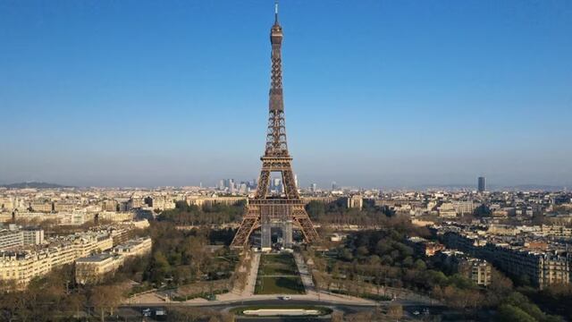 Francia: Torre Eiffel cerrada por huelga de sindicato en contra del gobierno