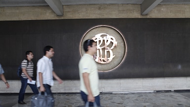 Intervenciones del BCRP moderaron baja del dólar en meses previos.
