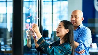 ¿Está preparado para ser mentor de un colega de mayor nivel jerárquico?