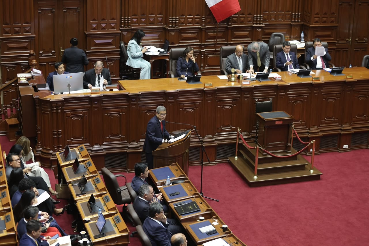 "En el lado interno, el escenario político te da tranquilidad que no va a haber vacancia, pero no necesariamente va a haber agilidad en la formulación legislativa", dijo Tamayo. Joel Alonzo/ @photo.gec