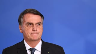 Jair Bolsonaro insta a sus seguidores a votar con la camiseta de la selección