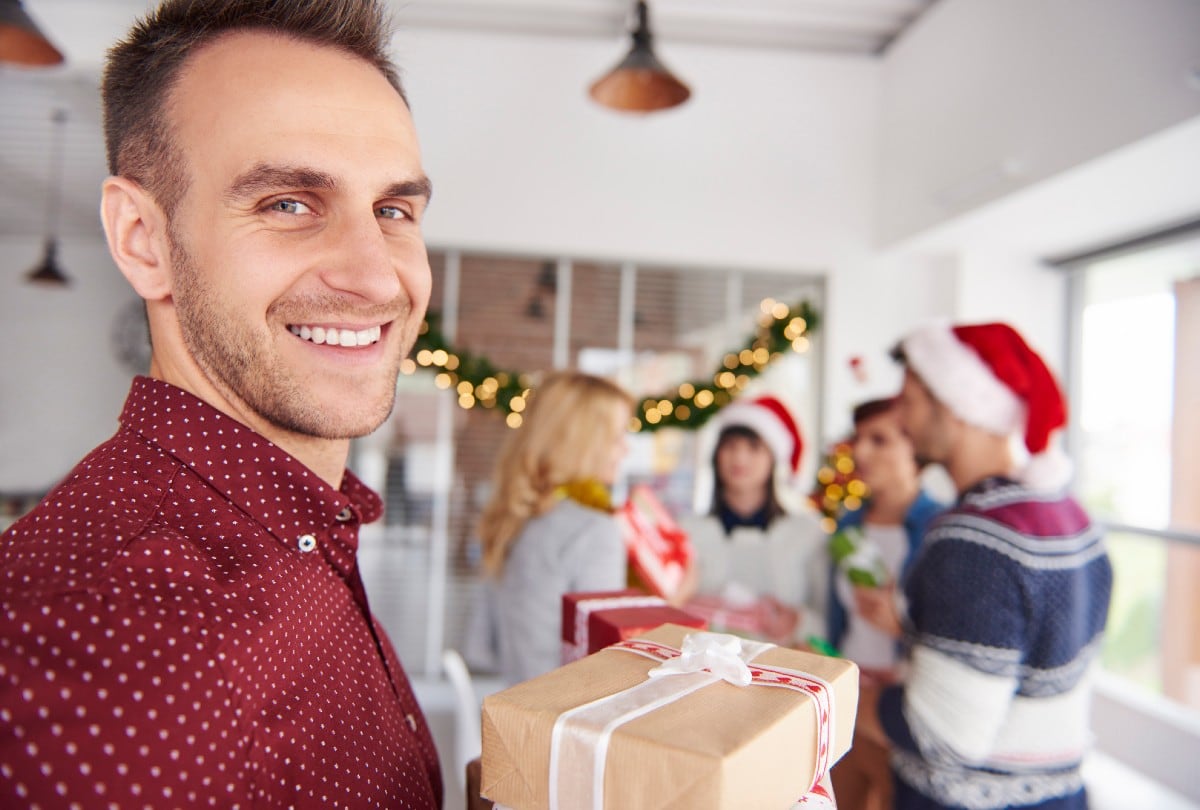 Estas frases de Navidad son perfectas para transmitir gratitud y buenos deseos a tus colaboradores. | Crédito: Freepik