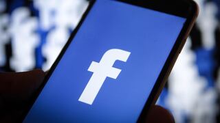Multas de EE.UU. reducen a la mitad las ganancias de Facebook