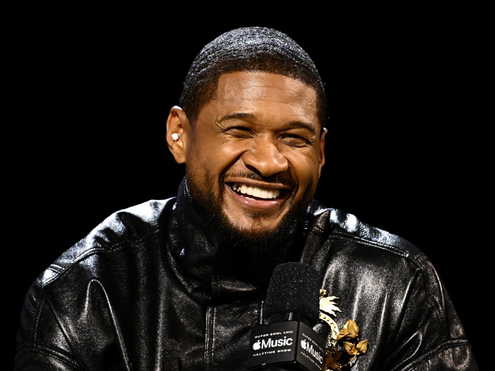 En el show de medio tiempo del Super Bowl 2024, Usher se presentó y contó con la participación de varios artistas invitados (Foto: AFP)
