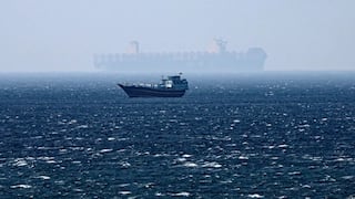 EE.UU. levanta el bloqueo al tránsito marítimo de Irán en el estrecho de Ormuz