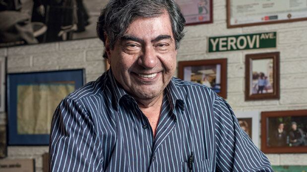 Nicolás Yerovi, periodista y escritor conocido por su labor como director de la publicación satírica Monos y Monadas, falleció a los 73 años.