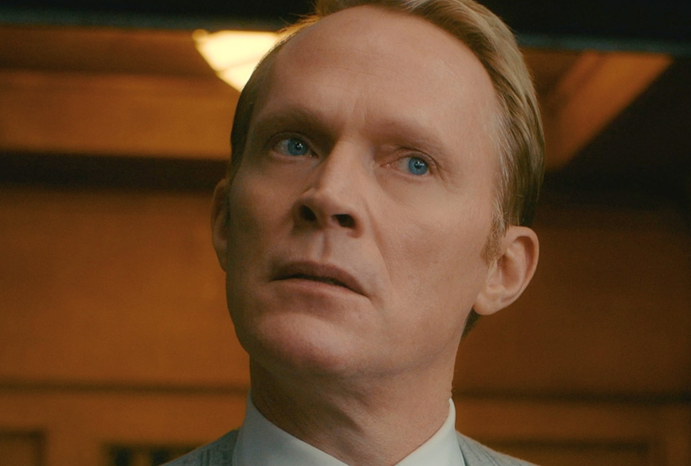 El actor británico Paul Bettany interpretando la forma humana del personaje Visión para la serie "VisionQuest" (Foto: Marvel Studios / Marvel Television / Disney+)