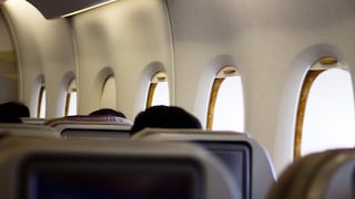 Denuncian a Delta y United por vender como “ventana” unos asientos contra una pared
