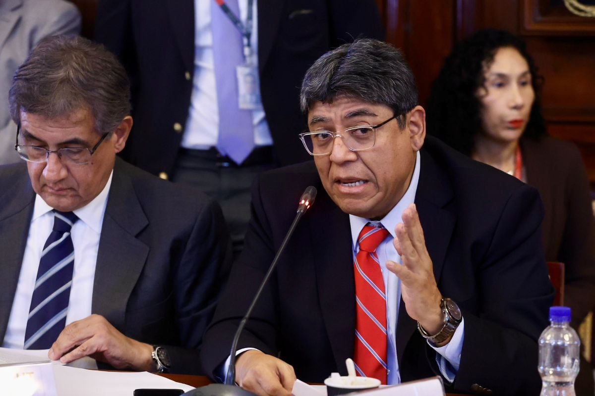 Elmer Cuba, ministro de Economía, interviene y explica alcances de pedido de facultades legislativos. Foto: Congreso.