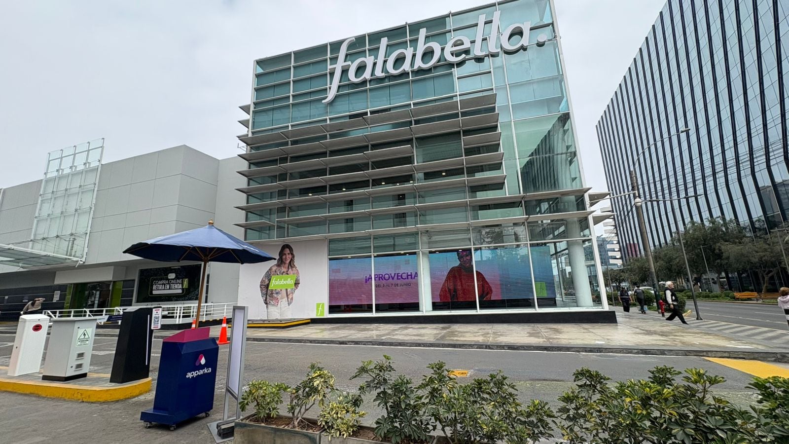 La segunda nueva operación en la playa de Falabella de San Isidro, en pleno corazón financiero, ofrece capacidad para más de 500 vehículos. Foto: Apparka
