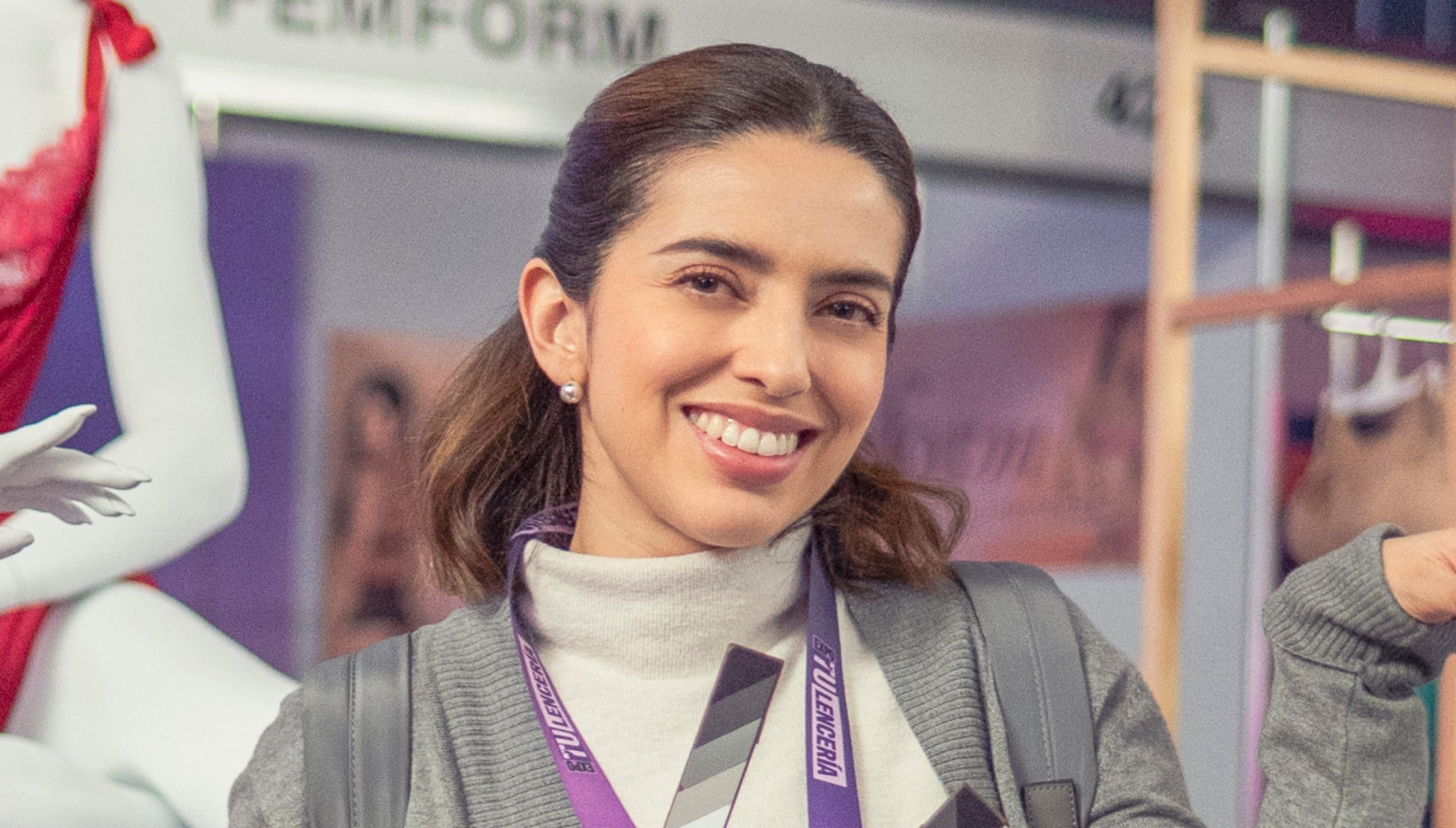 Ana González Bello le da vida a Graciela a lo largo de la serie mexicana "Amor de oficina" (Foto: Netflix)