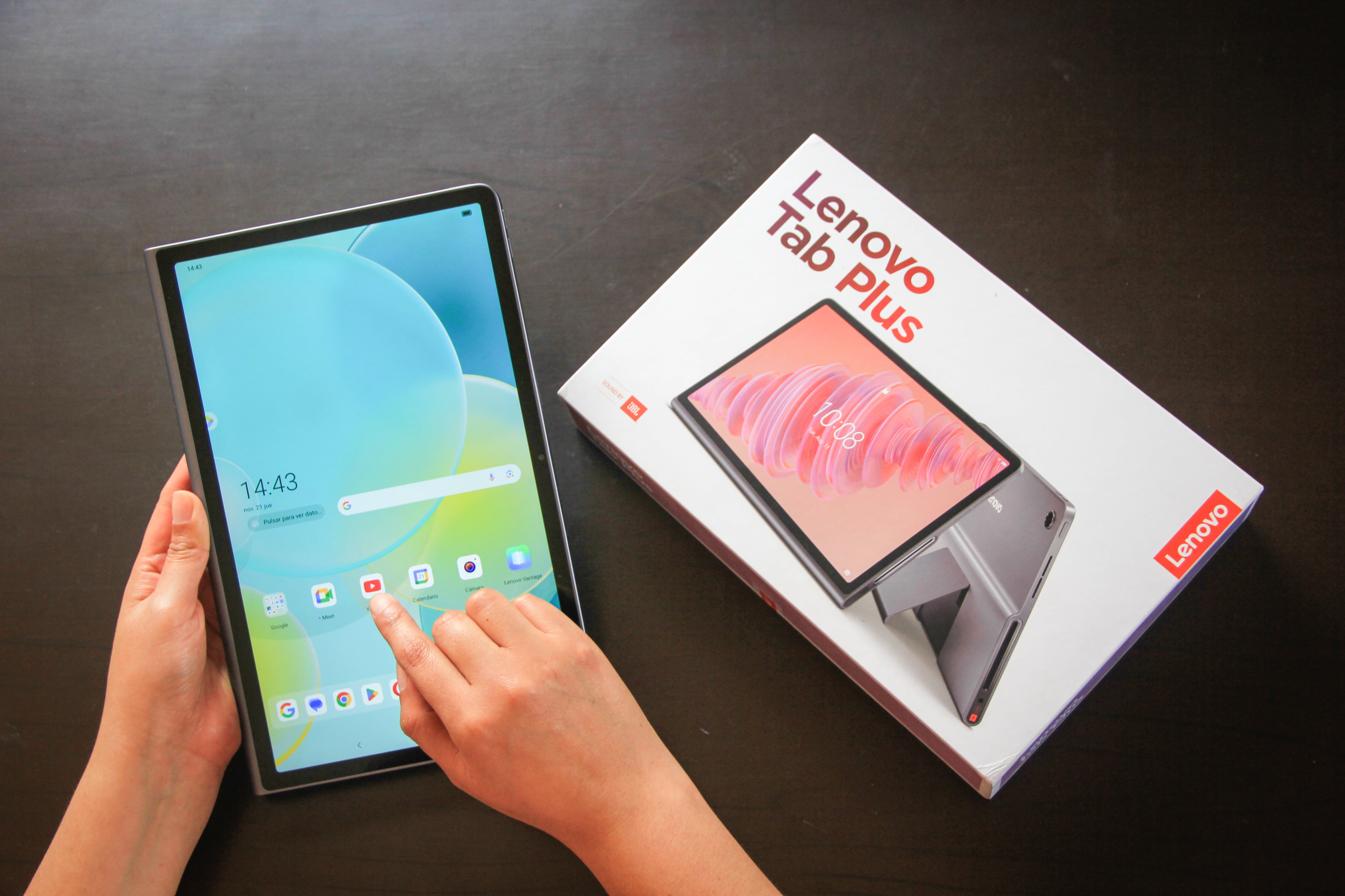 Entre las tecnologías destacadas figura Smart Connect, una plataforma que integra smartphones, tablets y computadoras en un ecosistema conectado. (Foto: Lenovo Perú)
