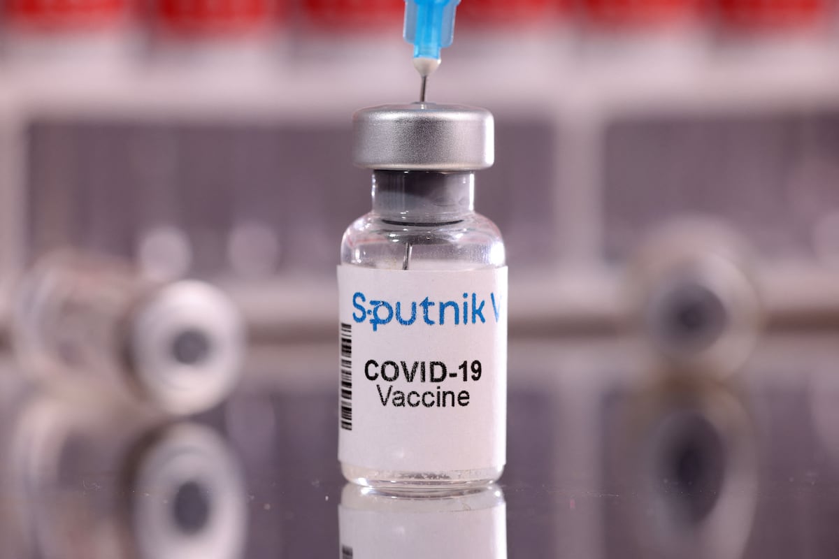 Ilustración de la vacuna Sputnik V. (Foto: Reuters)