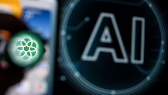 Anthropic anunció su chatbot Claude en marzo, imitando así a otras grandes tecnológicas como Google (con Gemini) u OpenAI (con ChatGPT) y dando un paso más allá en la carrera de la IA. (Foto: AFP)