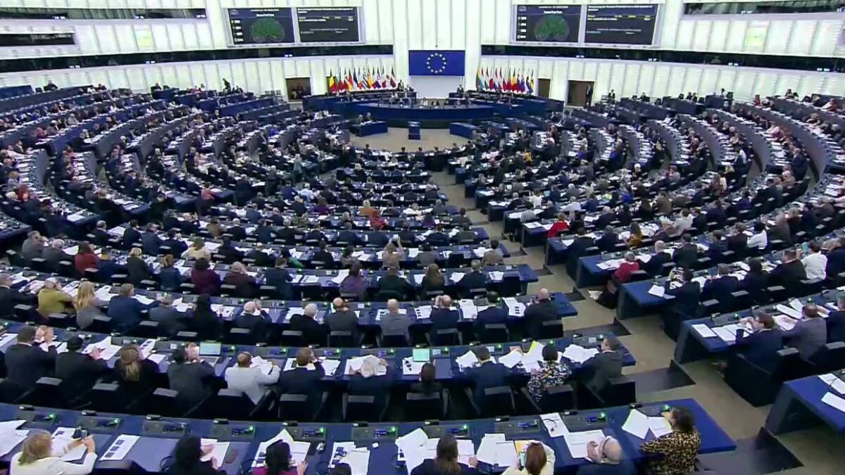 La Eurocámara quiere reequilibrar la economía con China, en “punto crítico” de su relación