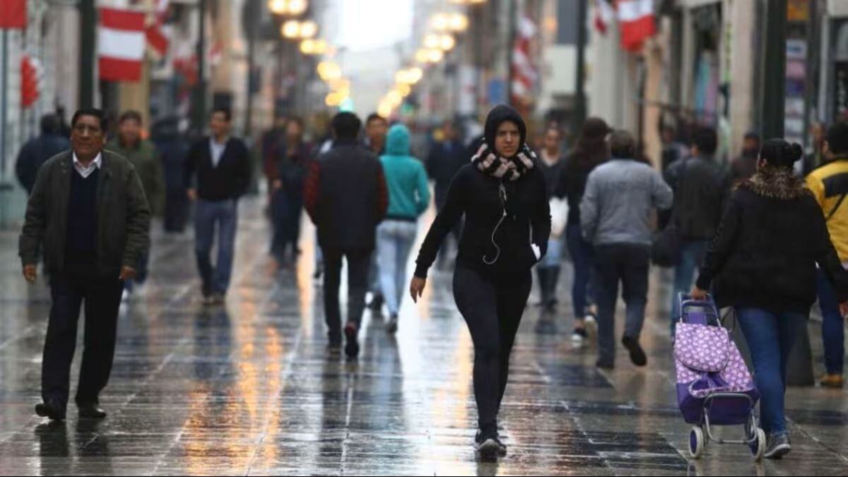 Cielos grises aún dominan Lima, aunque el Senamhi anticipa un cambio gradual en septiembre. Foto: Andina.