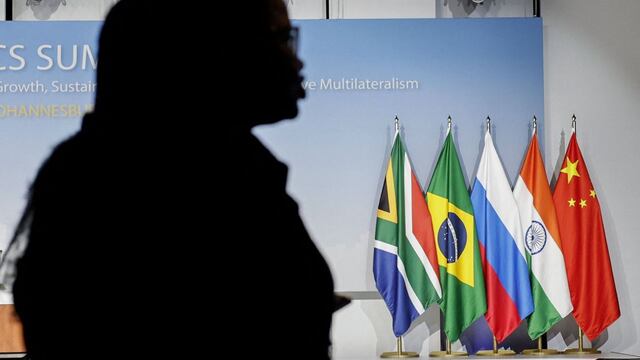 Expansión de BRICS remece geopolítica global: su impacto en el dólar