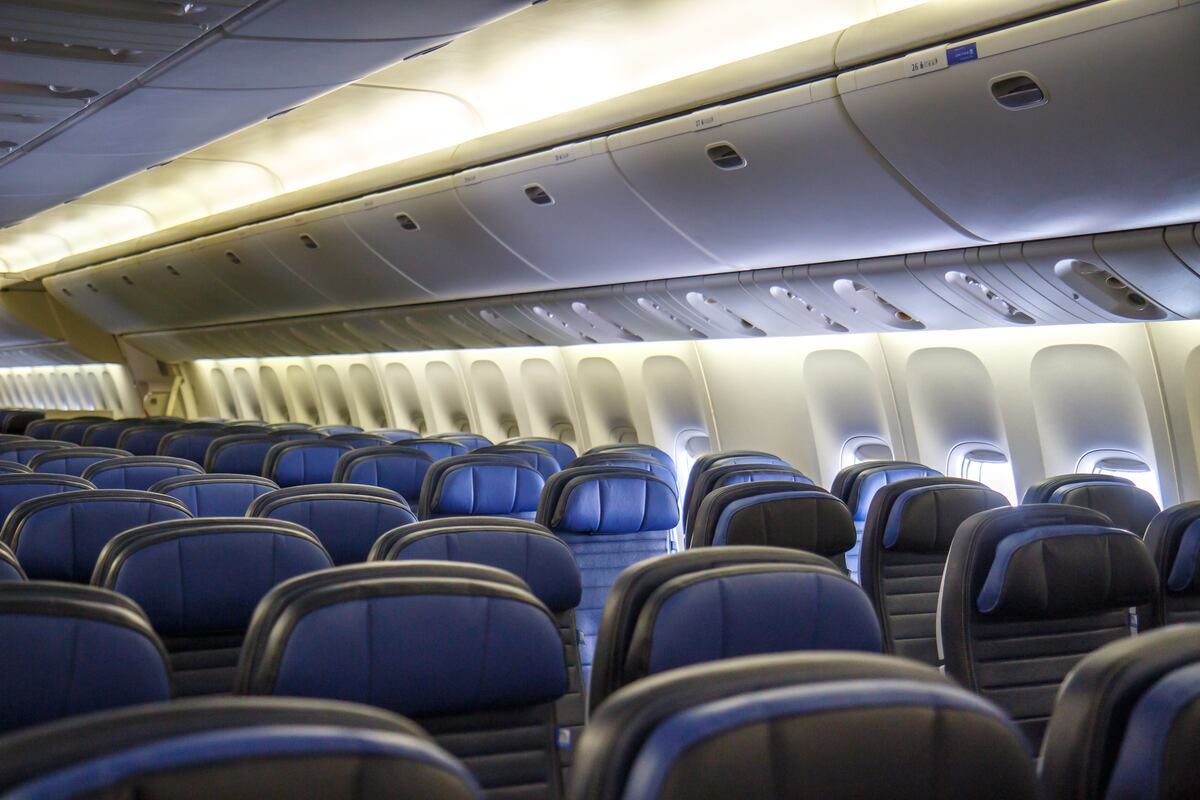 Las multas castigan también el cobro por selección de asiento cuando se viaja con personas dependientes, como discapacitados y niños, o la prohibición de pagar en metálico en la compra de billetes en los aeropuertos.
