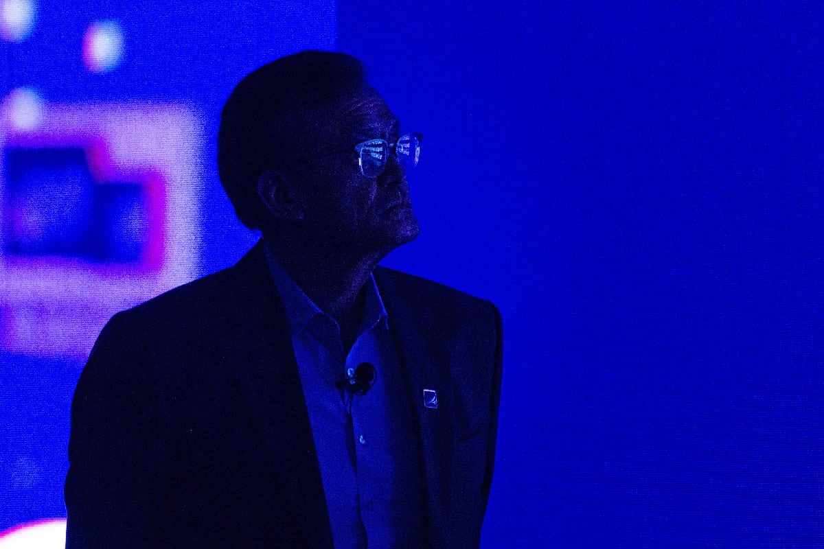 El CEO de Intel, Lip-Bu Tan, está intentando conseguir clientes para el negocio de fundición de la compañía.