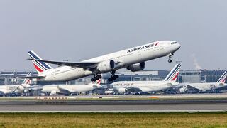 Por pandemia, Air France analiza recortar miles de empleos