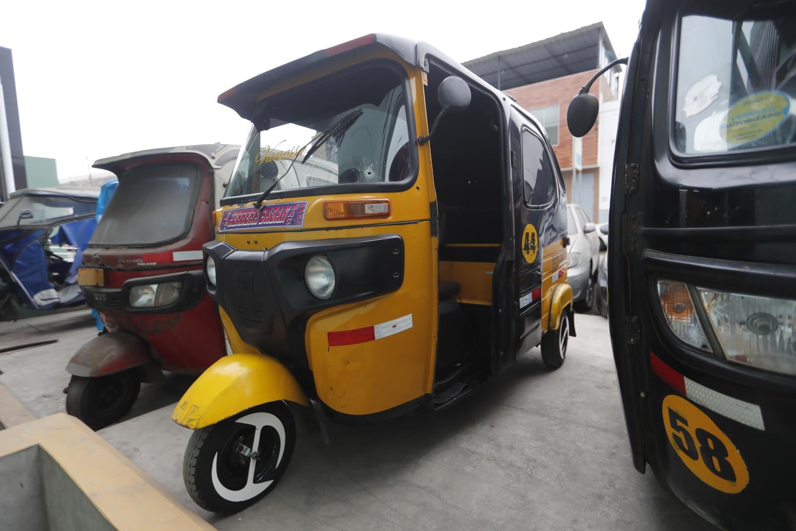 Mototaxis.