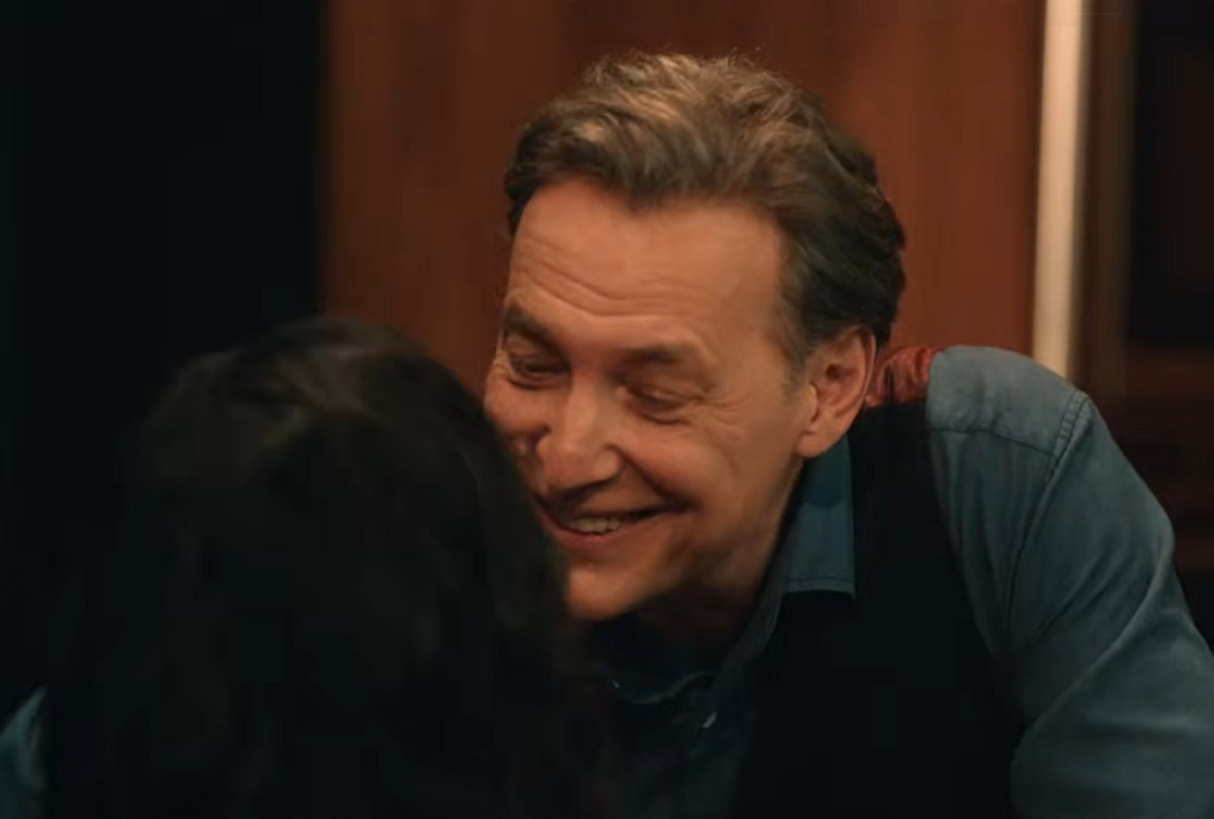 Betty (Ana María Orozco) ¿realmente inicia un romance con Michel Doinel (Patrick Delmaen) en la nueva temporada de "Betty, la fea"? (Foto: Amazon Prime Video)