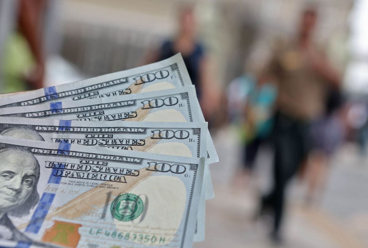El dólar cerró en S/ 3.4490 este viernes 23 de octubre, frente a los S/ 3.4450 del cierre anterior, según el BCRP. Foto: Andina.