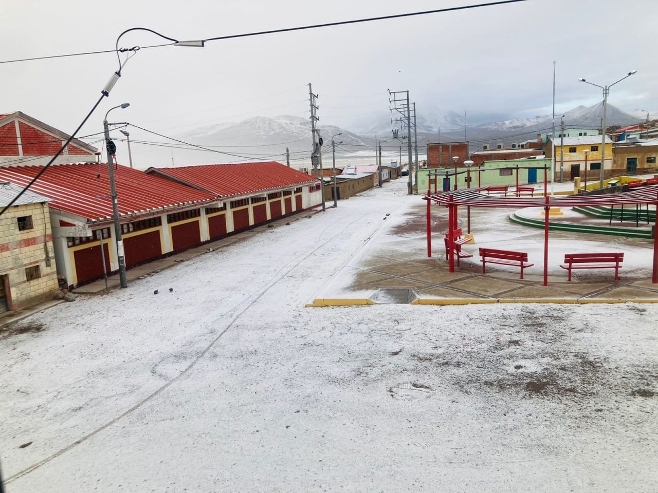 La Depresión Aislada en Niveles Altos (DANA) favorece la ocurrencia de nieve y granizo en zonas altoandinas. Foto: Senamhi.