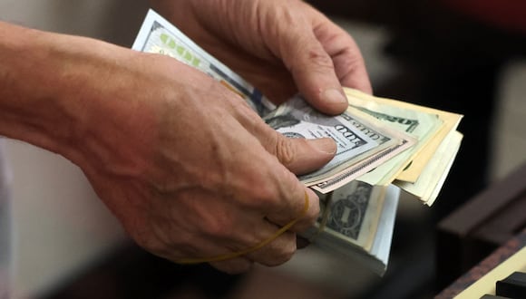 Un grupo de jubilados deben devolver el dinero al Seguro Social (Foto: AFP)