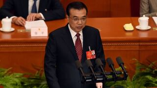 Economía china se recupera, pero sus cimientos no son sólidos, dice el primer ministro Li