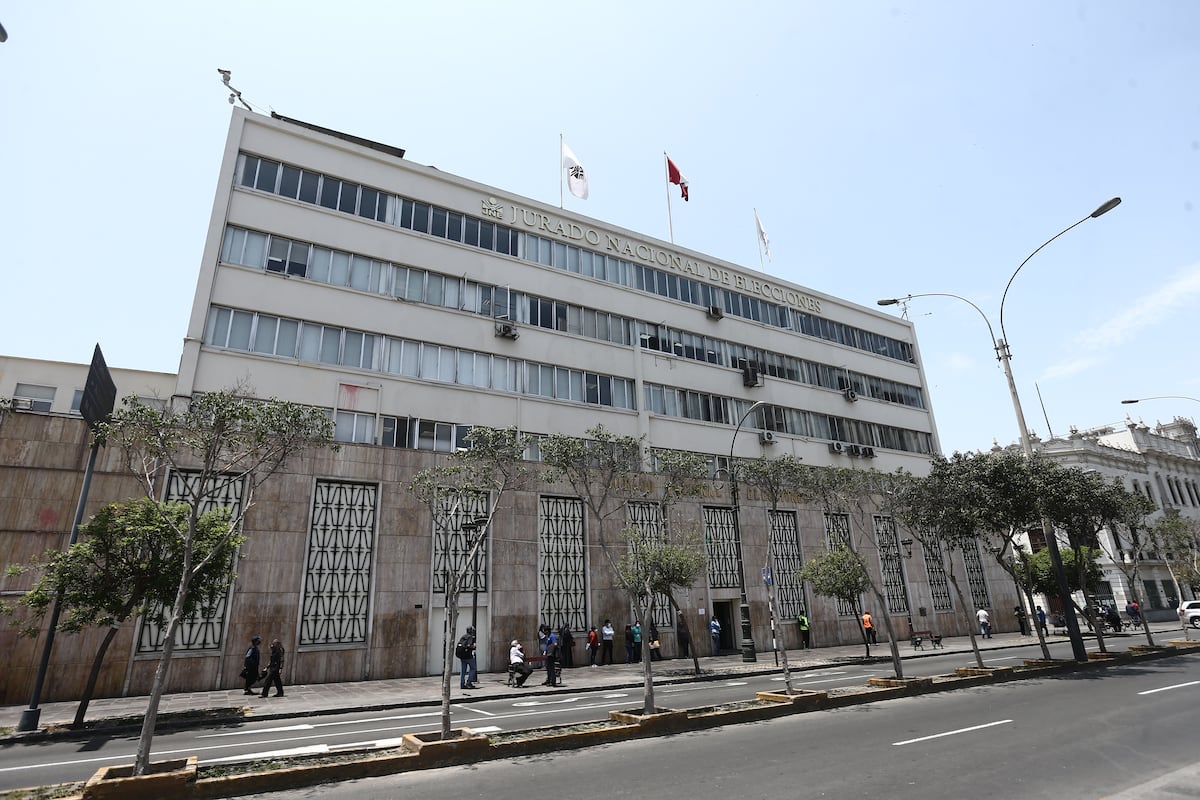 Los miembros, tanto titulares como suplentes, deberán encargarse de instalar la mesa, dirigir la votación y realizar el conteo de los votos.(Foto: GEC)