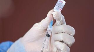 COVID-19: panel de los CDC de EE.UU. recomienda vacunas de Pfizer o Moderna sobre la de J&J