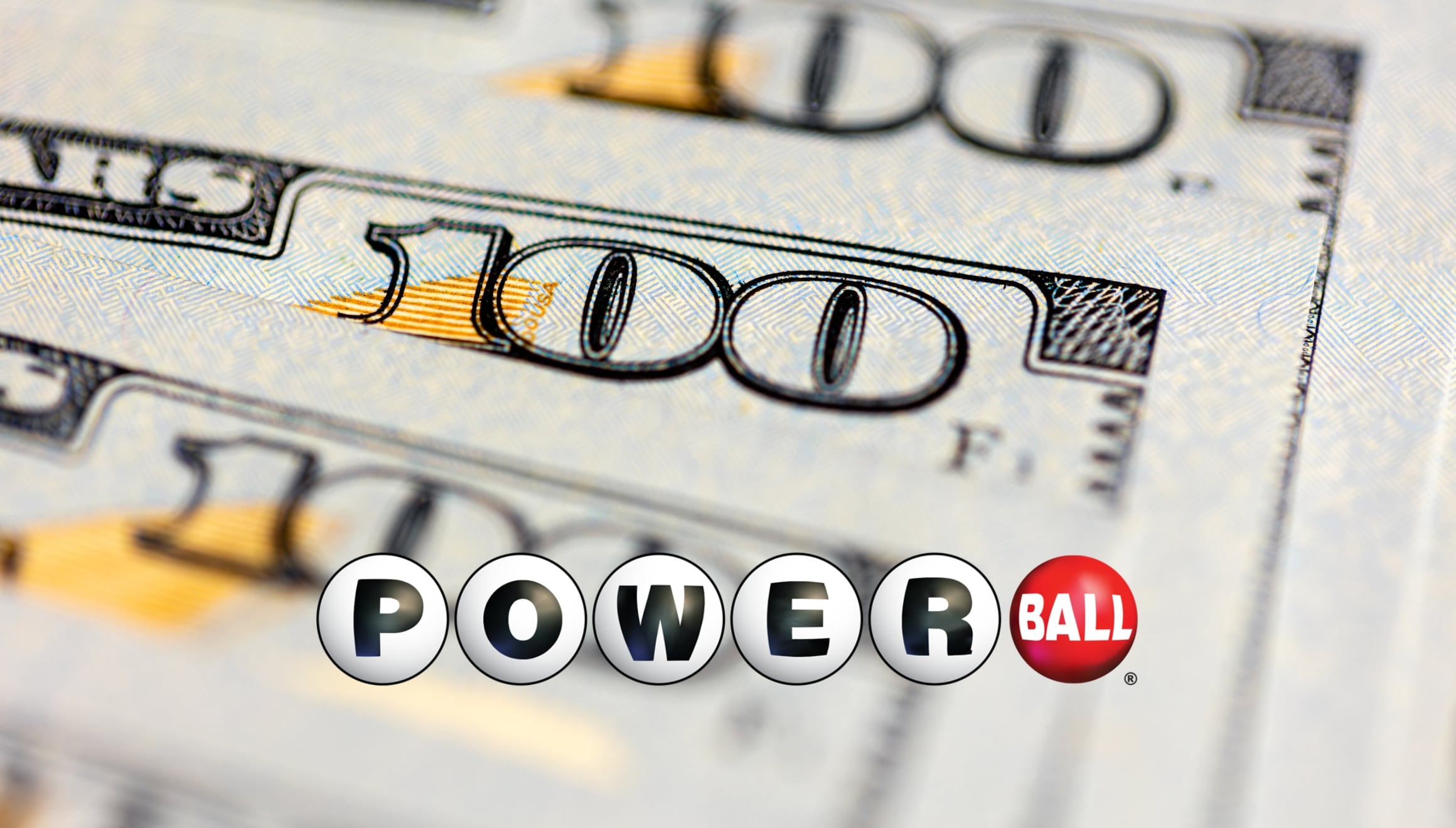 La lotería Powerball es conocida en Estados Unidos por ofrecer millonarios premios a quienes aciertan los números de sus sorteos (Foto: Freepik / Powerball)
