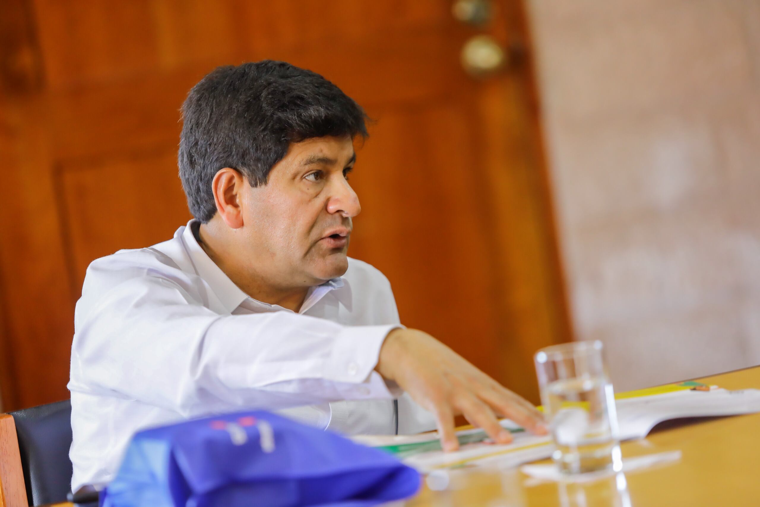 Gobernador regional de Arequipa, Rohel Sánchez Sánchez pide tiempo para poder adquirir plantas de tratamiento de agua potable para abastecer a la población. Foto: GRA.