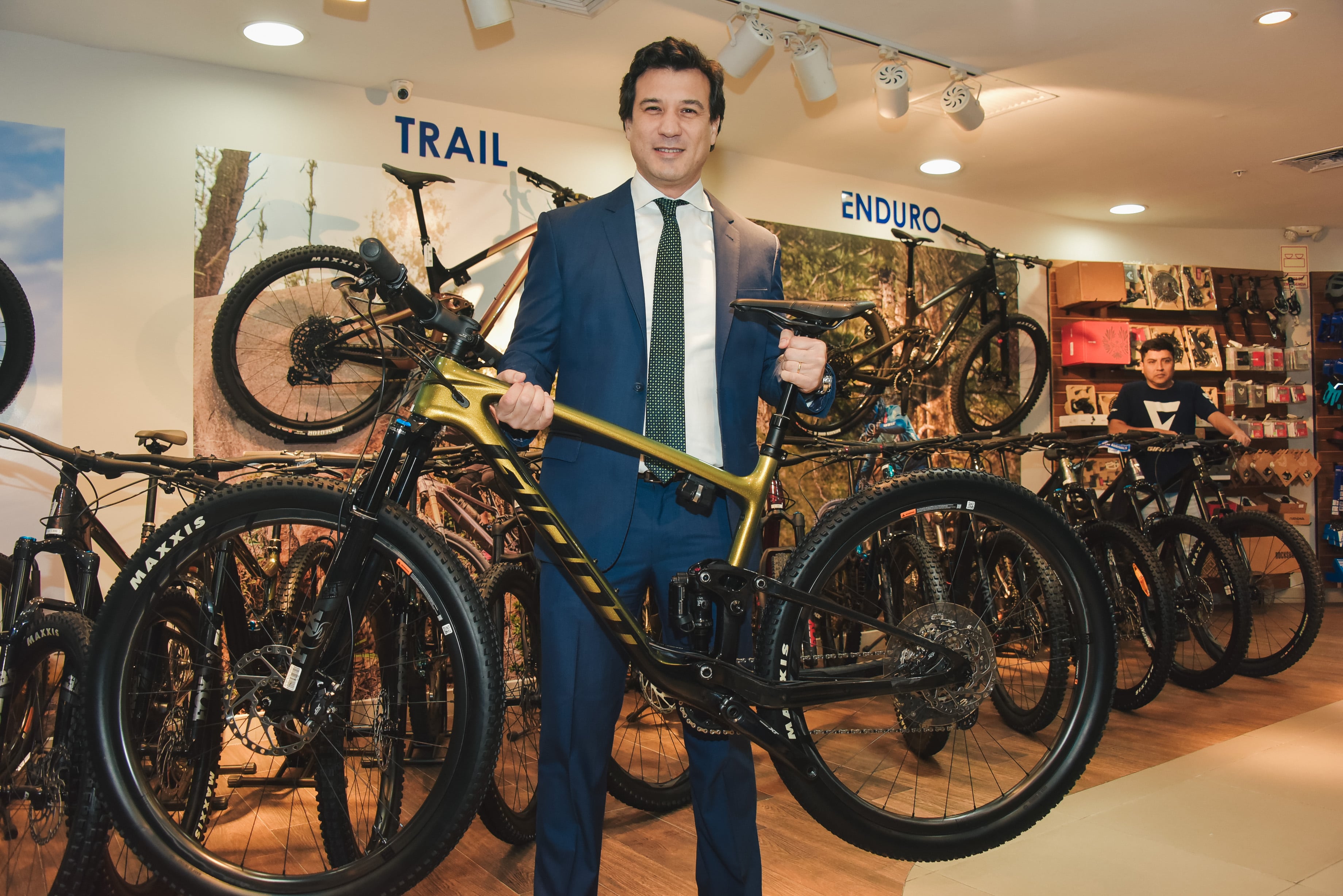 Giant abrió primera tienda en Lima. Representante de la marca afirma que en 2025 van por provincias.