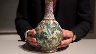 Sotheby's subasta en US$ 19.1 millones jarrón chino que estuvo olvidado en buhardilla