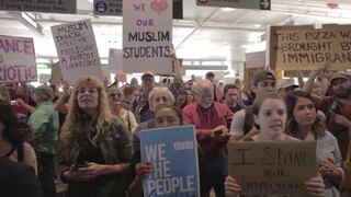 Protestas masivas contra decreto antimigratorio de Trump