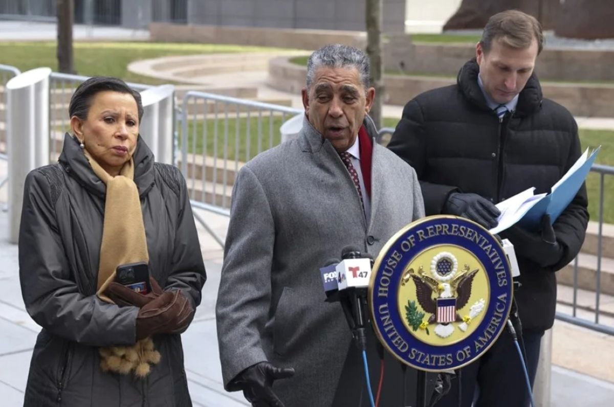 Congresistas buscan limitar los arrestos de ICE en tribunales para evitar que el temor a la detención disuada a los inmigrantes de asistir a sus audiencias. Foto: EFE.