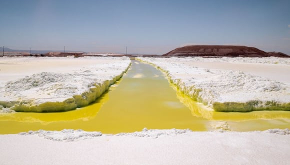 A brine pool at a Sociedad Quimica y Minera de Chile (SQM) lithium mine on the Atacama salt flat in the Atacama Desert, Chile, on Wednesday, March 13, 2024. After a spectacular bust, battery-metal lithium is showing tentative signs of life on speculation the retracement that convulsed the market last year has forced the conditions for a recovery.